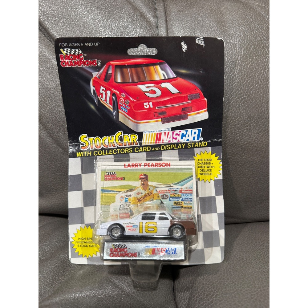 Racing Champions Larry Pearson 16 NASCAR Stock Car Diecast‎ 1/64 1991 Vintage